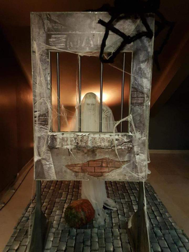 Location décors lugubres Paris