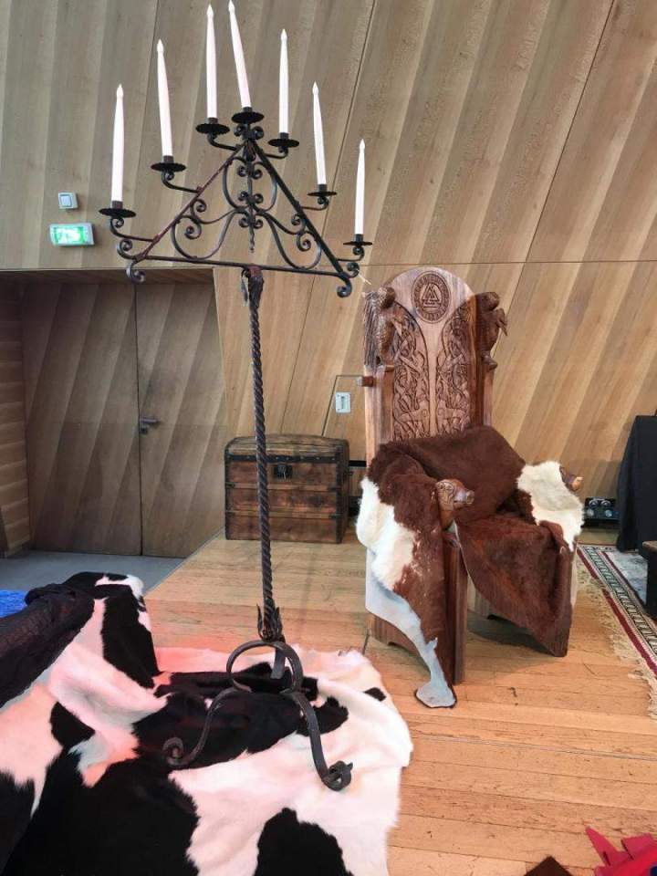 Location décors médiévaux Paris