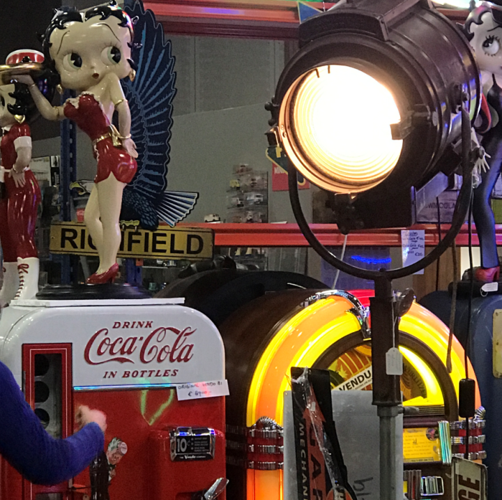 Location matériel décoratif cinéma Paris