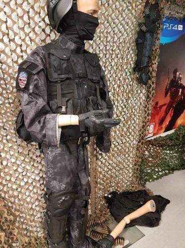 quipements militaires Paris